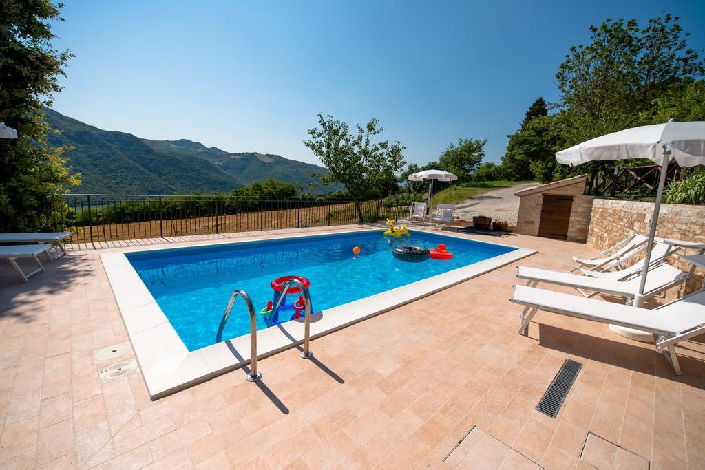 Casetta In Pietra Acqualagna Kamer foto