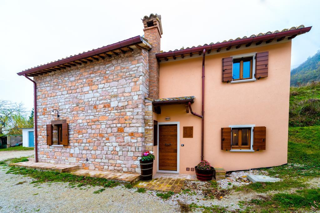 Casetta In Pietra Acqualagna Kamer foto